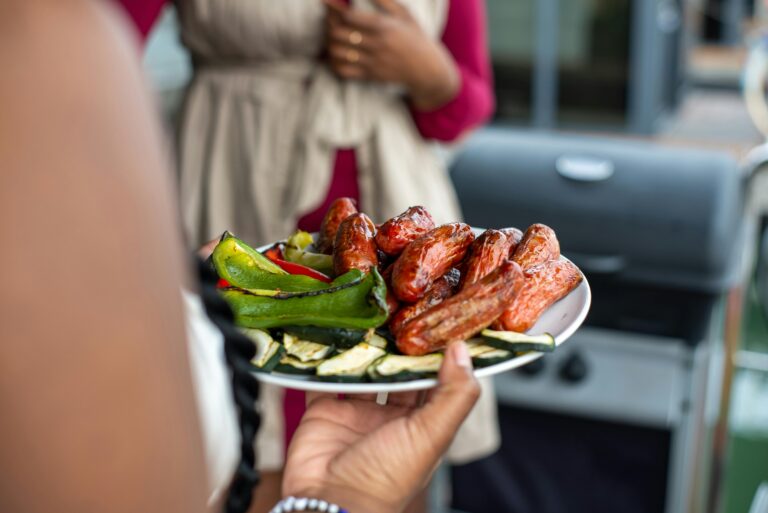 Plant-Based BBQ: Dein ultimatives veganes Grillmenü & die besten Tipps
