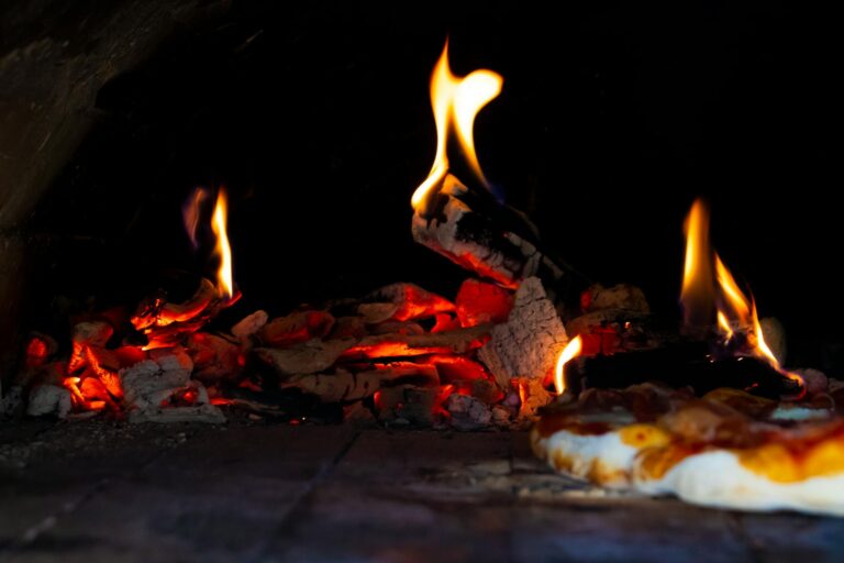 Pizza Napoletana Rezept: Perfekt aus dem Pizzaofen