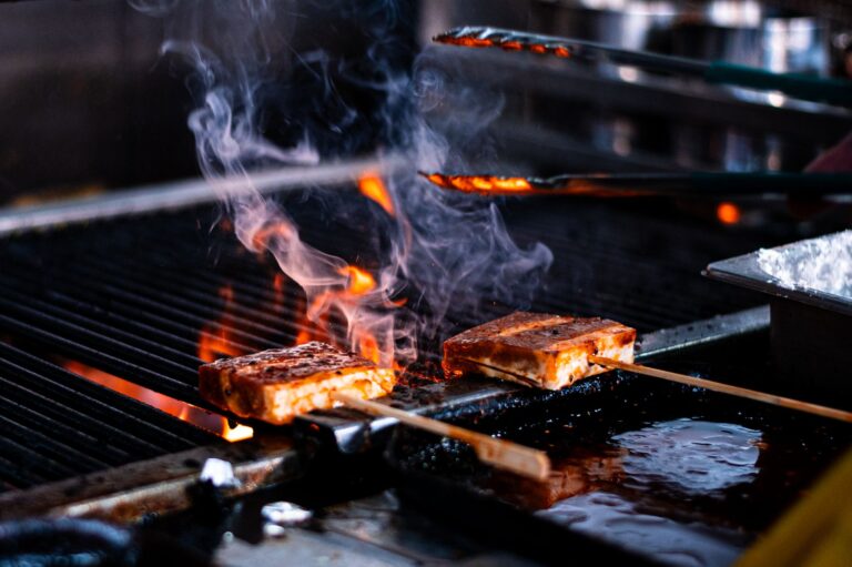 Tofu grillen: Tipps damit er nicht klebt